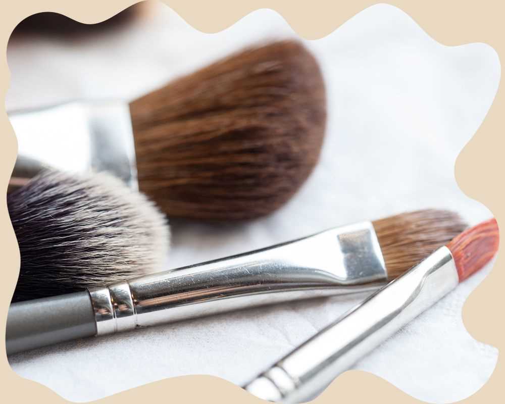 5. Are there any alternatives to washing makeup brushes in the washing machine?