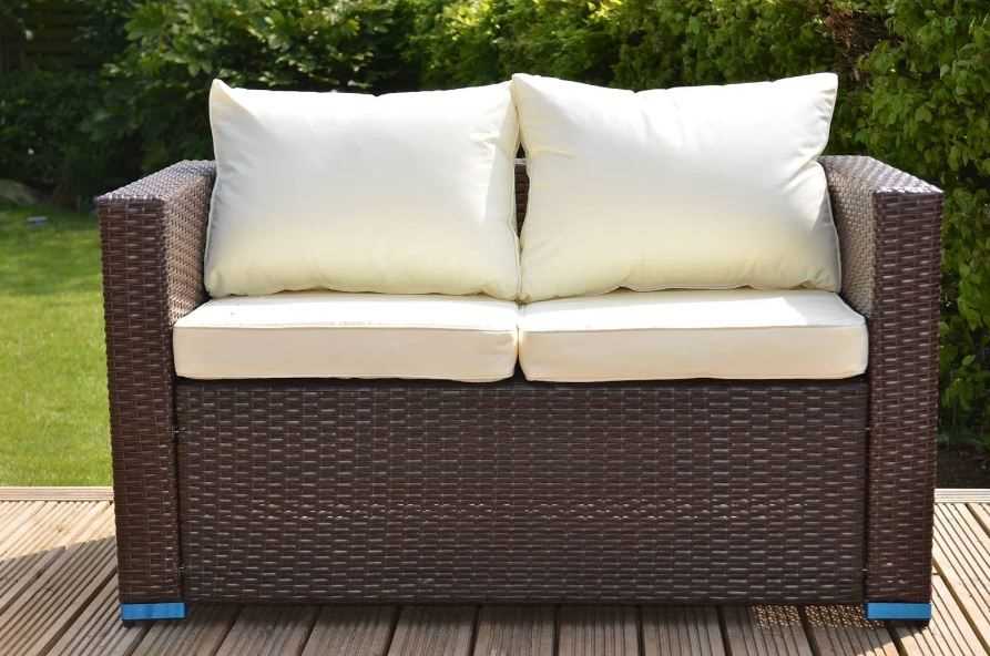 A Step-by-Step Guide on Cleaning Outdoor Cushions