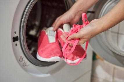 Using a Washing Machine for Cleaning Shoelaces