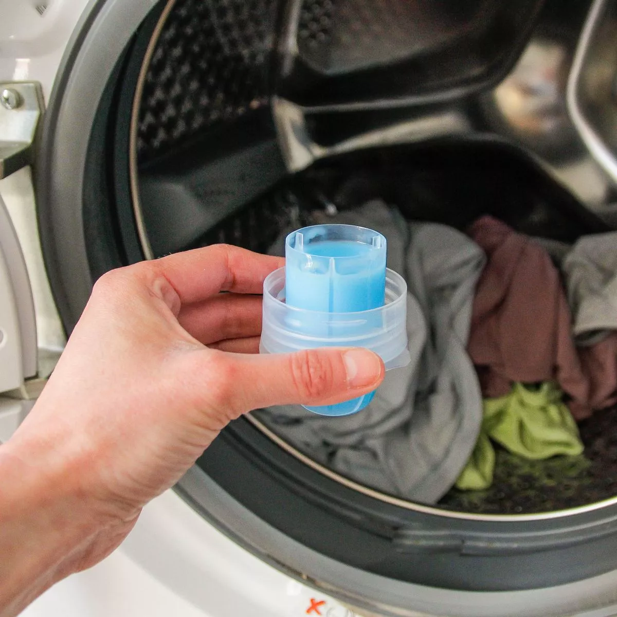 5. Clean the detergent dispenser and filter