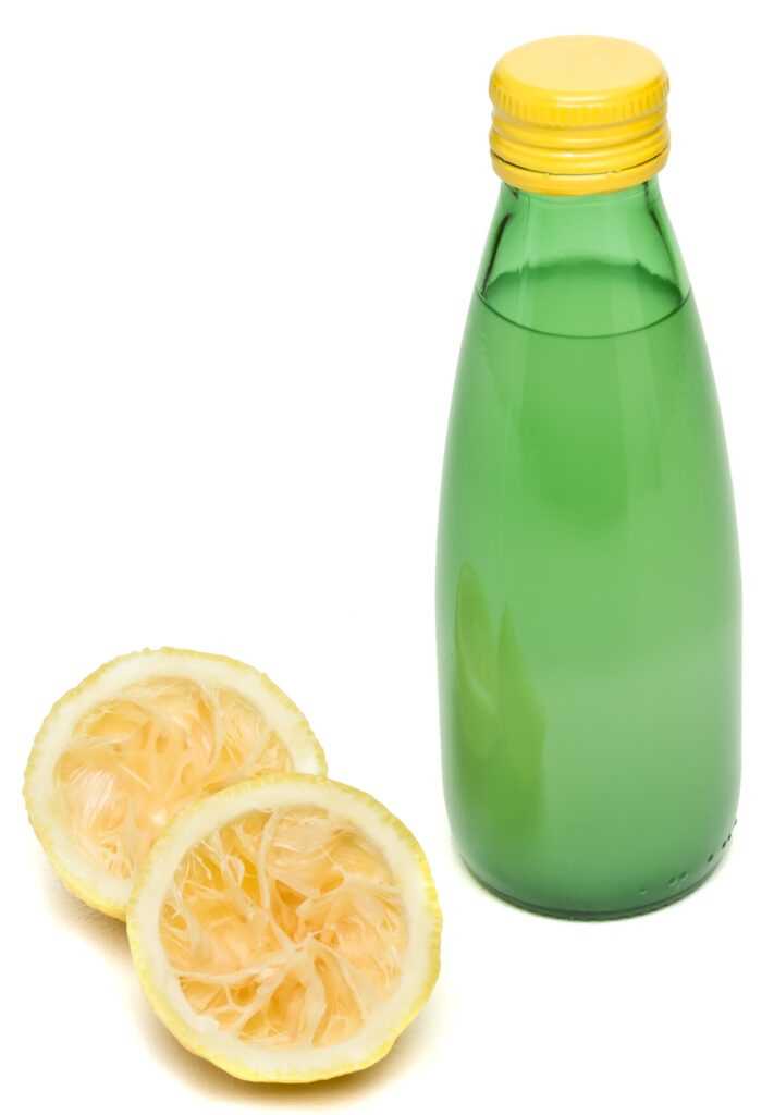 Benefits of Using Bottled Lemon Juice for Cleaning