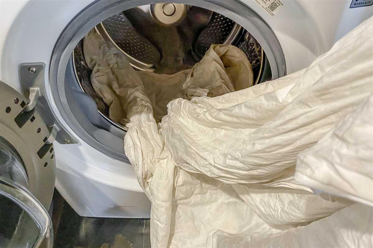 The capacity of a washing machine is typically measured in terms of its maximum load weight, which is usually expressed in kilograms. A 7 kg washing machine is designed to handle a load of up to 7 kg, including clothes, bedding, and other items. However, washing a double duvet in a 7 kg washing machine may pose some challenges due to its size and bulkiness.