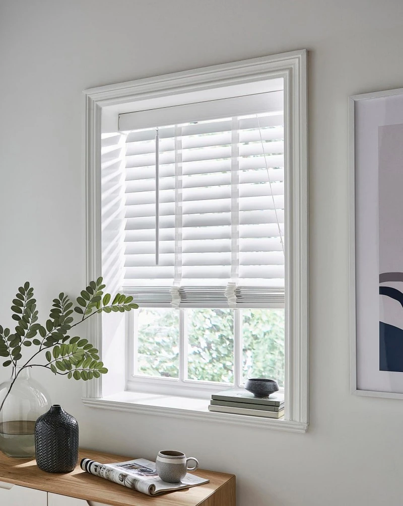 Step-by-Step Guide on How to Clean Blinds