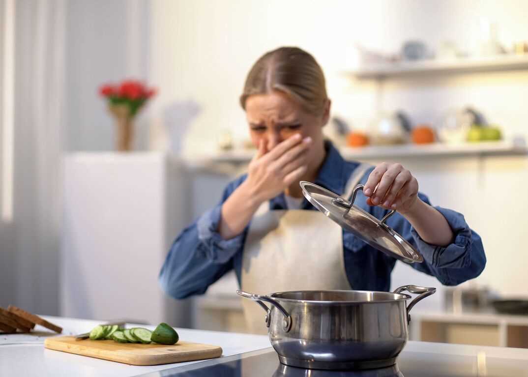 How to Get Rid of Unpleasant Cooking Smells in Your House