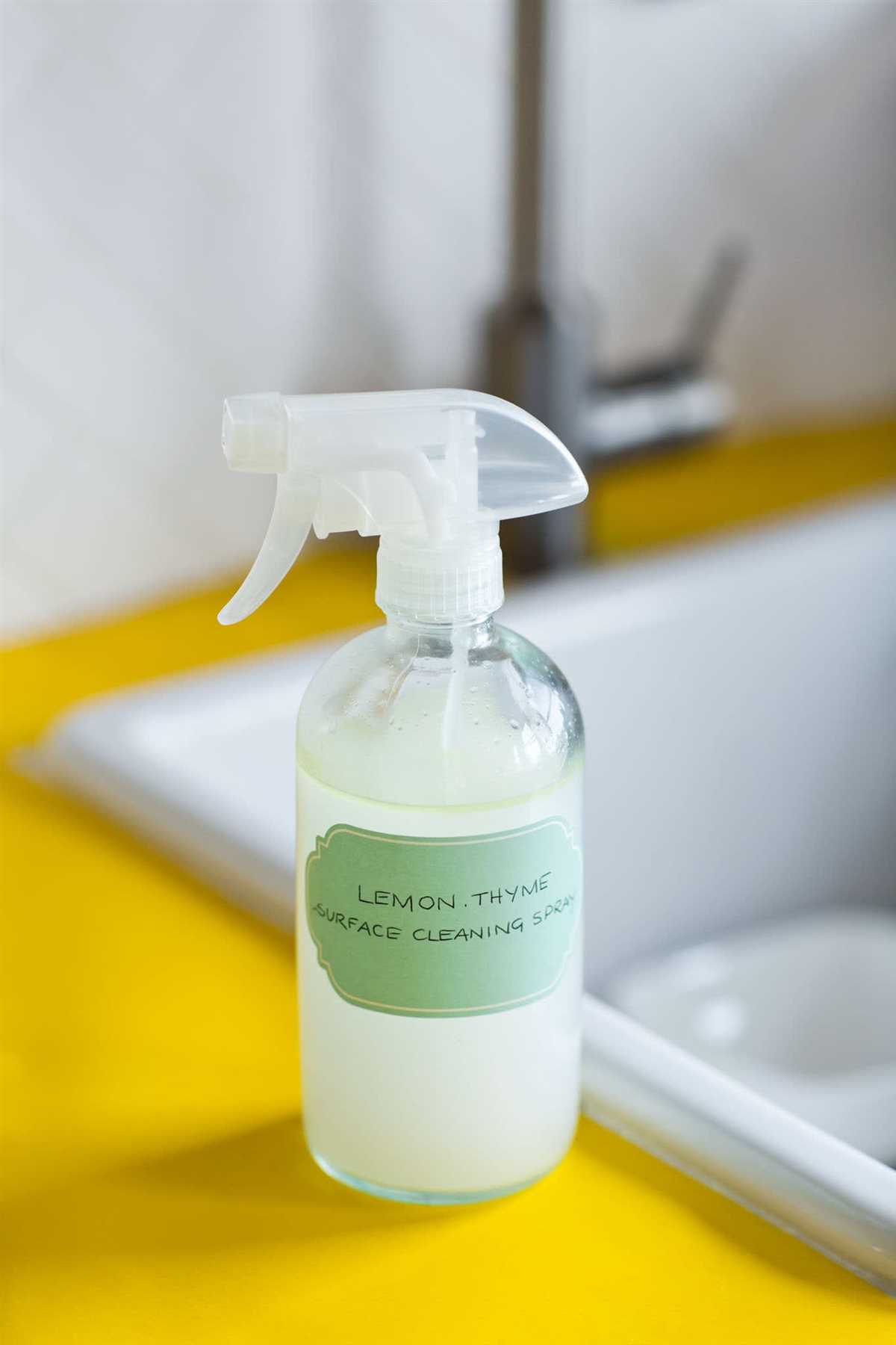 How to make a homemade spray cleaner