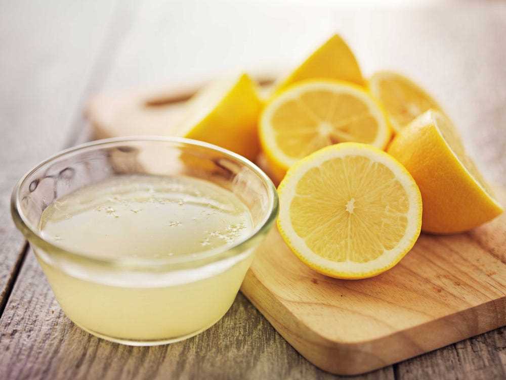 The Benefits of Using Lemon Juice for Cleaning Floors